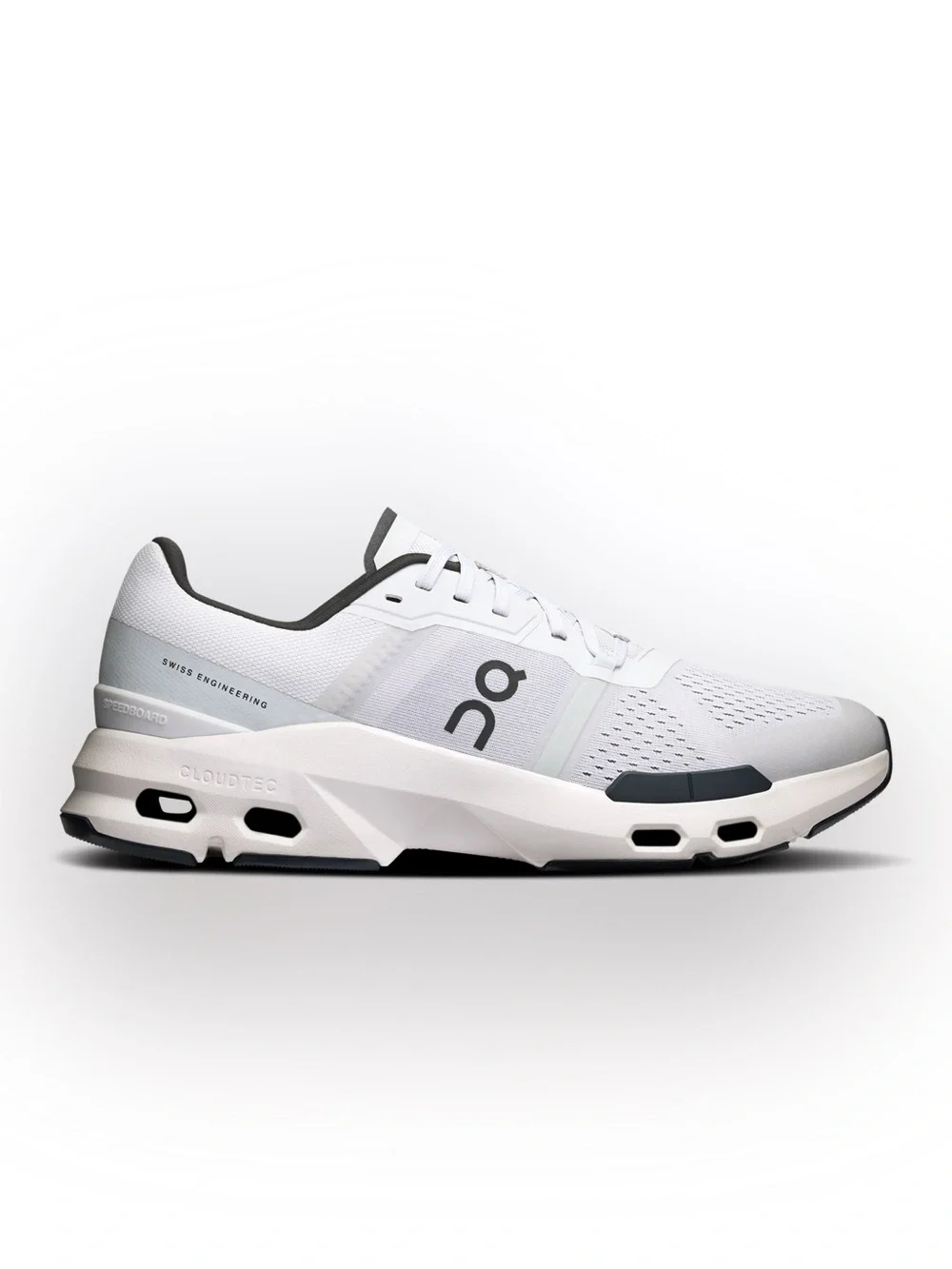 On Running Cloudpulse Shoes in Wolf / Black Size 11 Mens